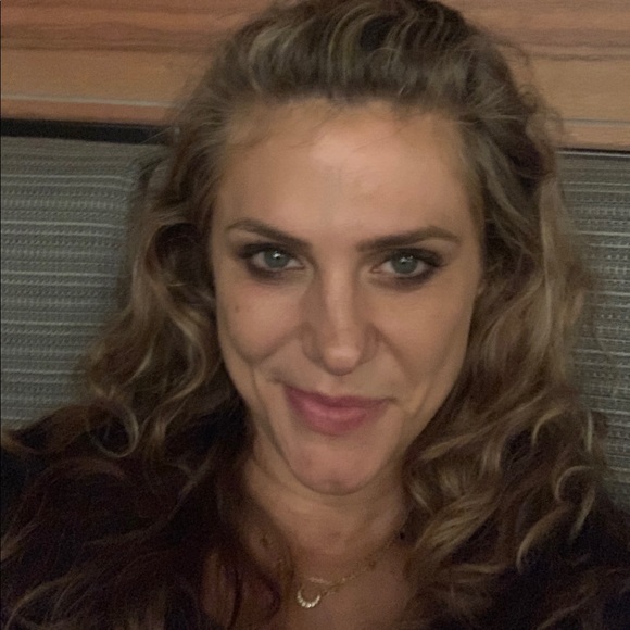 Meet your Posher, Jenna - Picture 3 of 4